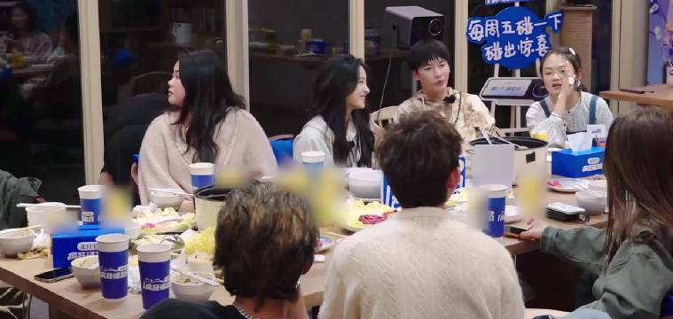 观众误认维嘉为何炅，何炅澄清十六年前养生节目真相