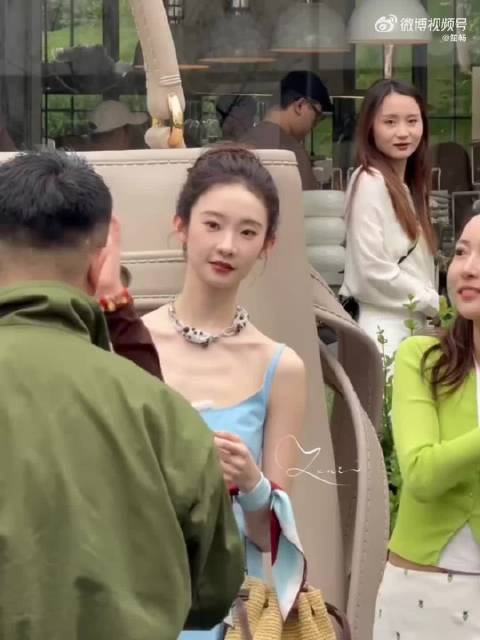 张艺凡强调名字书写准确性，拒绝艺字错误