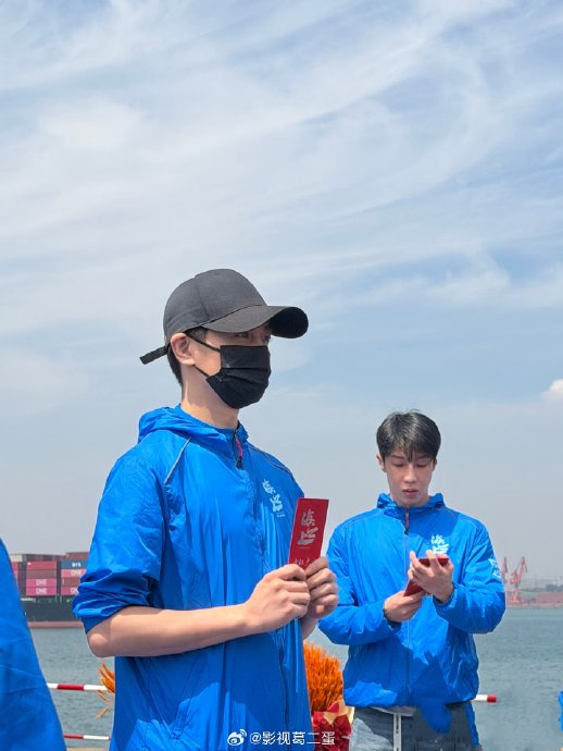 陈晓和宋轶第一次合作拍戏，两人在开机仪式上的状态如何？