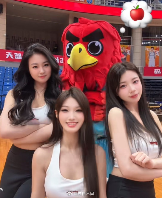 主教练刘维伟是如何应对球队连续被逆转的情况的？