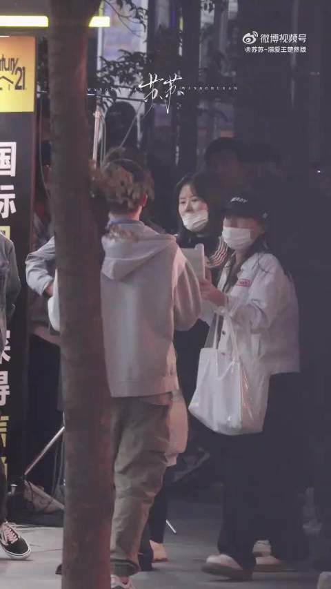 这么一看有点像年轻时的林青霞，美女果然无死角