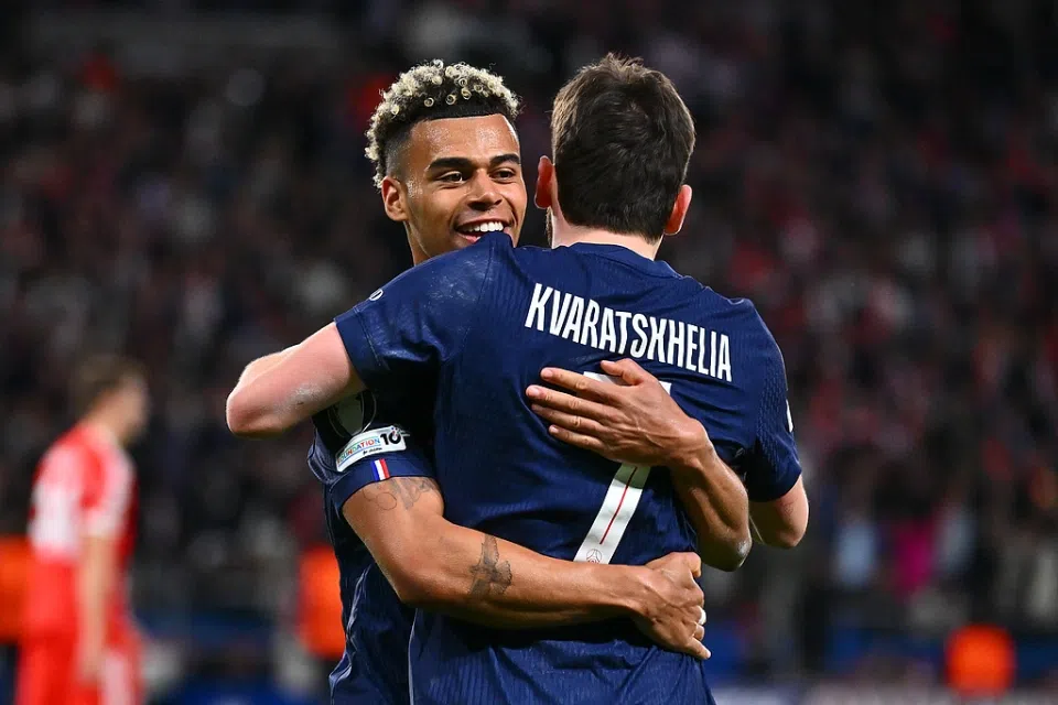 巴黎5-4拜仁！金球先生2射1传，9000万飞翼双响，单场9球创欧冠纪录