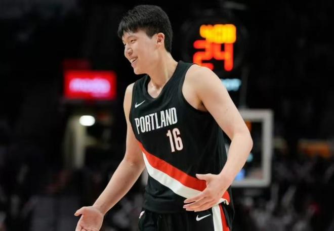 2.2分1.5板，杨瀚森首赛季NBA数据出炉！姚明、易建联、周琦呢？