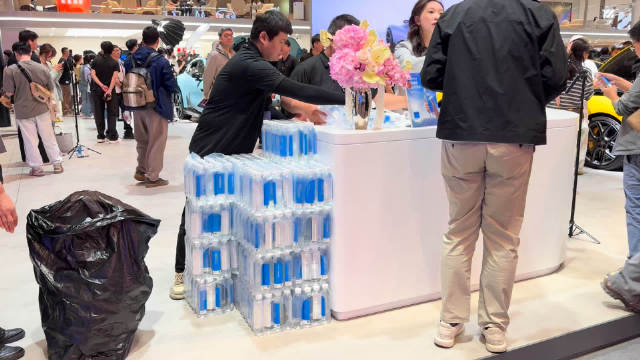 小米北京车展免费送万瓶限定水