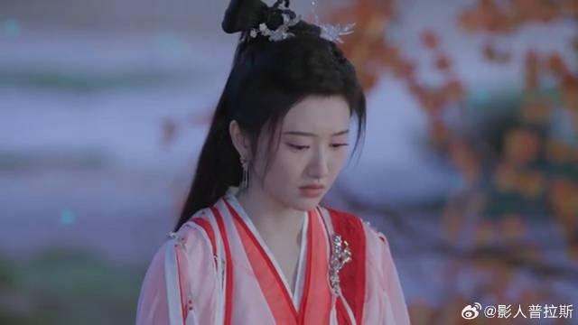 得知南颜还生气，嵇炀故意装可怜，南颜果然心软
