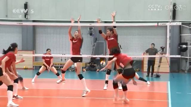 中国女排主力回归集训，备战世联赛亚锦赛亚运会