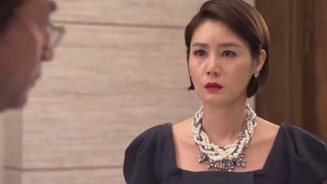 没有资本连分手都没有资格说 付出了10几年的青春到头来还要被对方羞辱