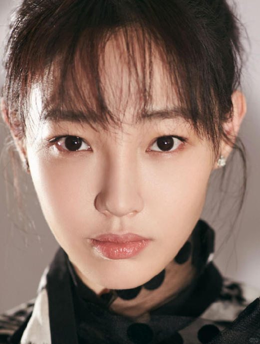 白百何与儿子‘姐弟式’的亲子关系日常有哪些温馨互动？