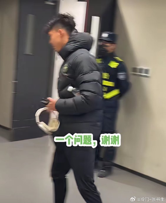 王钰栋过去的道歉记录，是否反映出他在情绪管理和公众沟通上存在问题？