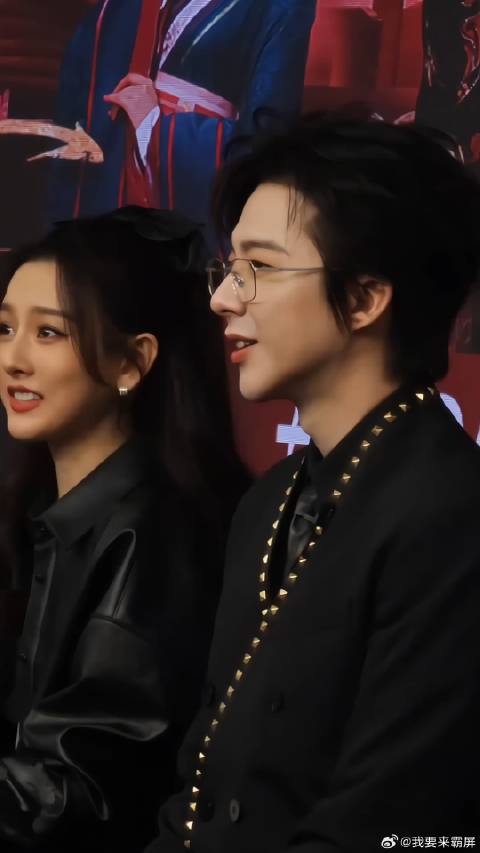 520宋祖儿刘宇宁折腰扫楼，场面好甜蜜宋祖儿