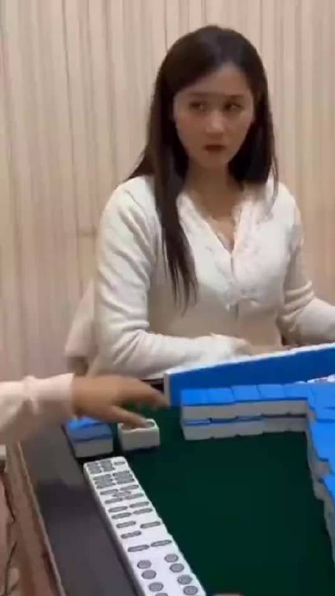 对于麻将我一巧不通！