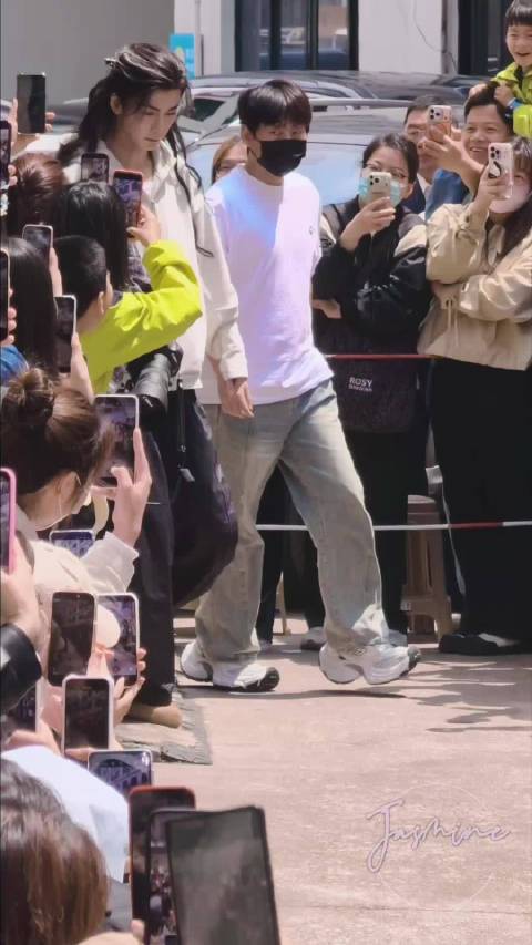 迟来的记录2026.04.30张凌赫萧厉归鸾出妆
