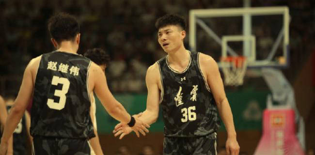 辽篮队长砍下26分2篮板难阻败局，哈维三分8投0失准，辽篮6连胜终结！