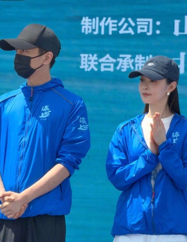 从医生到港口人!宋轶二刷青岛拍戏,与陈晓解锁港口年代大剧