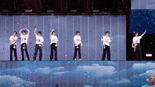 时代少年团360度打招呼与粉丝互动，演唱会节目单公布