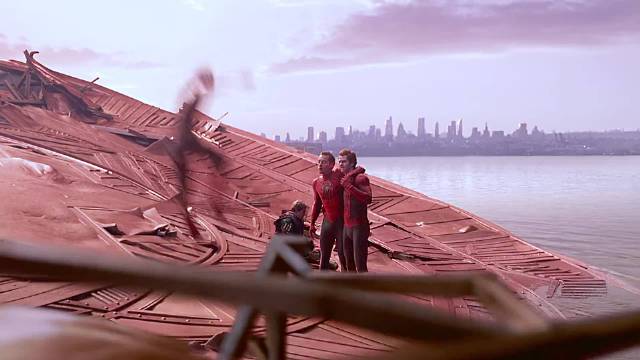 三代蜘蛛侠同框引回忆杀,一代二代目送新生代