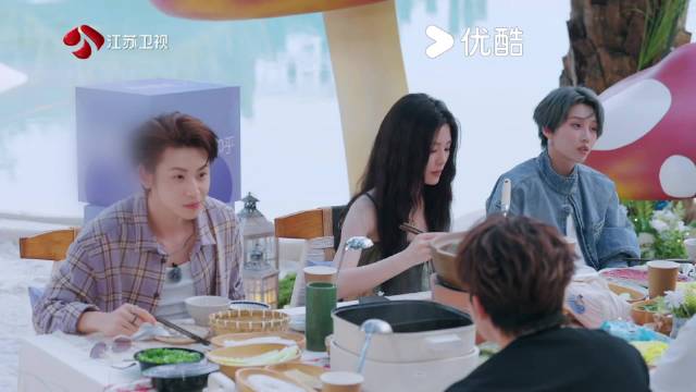王琳凯张星特饭桌互怼逗笑容祖儿