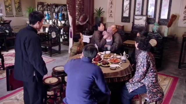 芝麻胡同:牧春花终于给严振声生了个儿子，俞老爷子笑的露牙花子 何冰刘蓓王欧