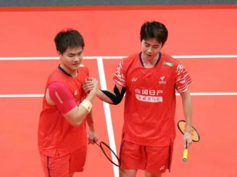 决胜局15-18逆风翻盘！梁王组合2-1前世界第一，头名战国羽夺赛点
