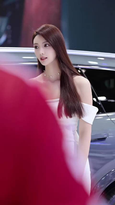 车展小姐姐 美吗