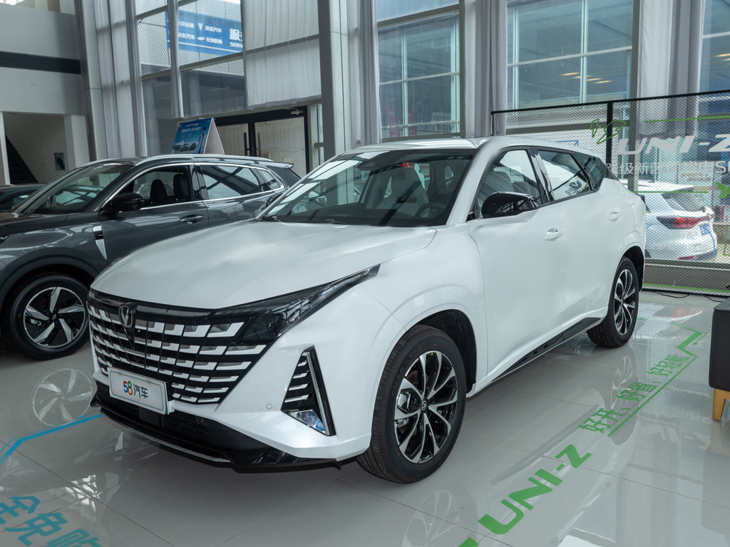 长安UNI-Z 对比雷克萨斯UX新能源 谁更值得买?_车系对比-58汽车