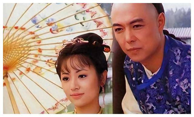还珠格格:夏雨荷并非大家闺秀,真实身份让人意外,难怪未婚先孕