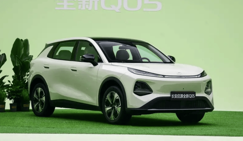 价格击穿价值碾压,长安启源Q05成入门必看车型