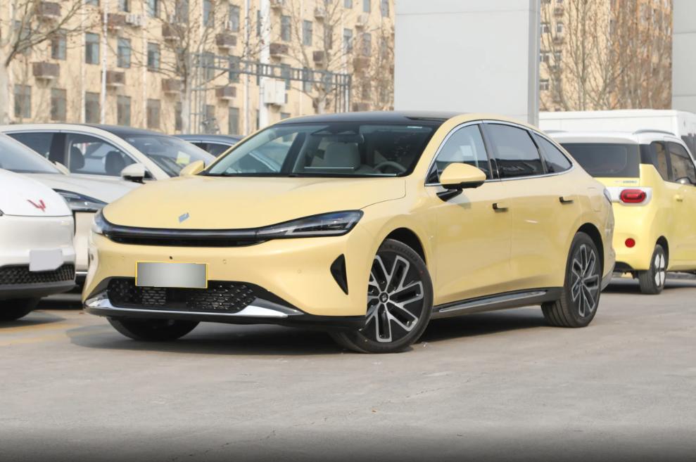 12.98万起售,定位中大型车?宝骏享境PHEV诚意如何