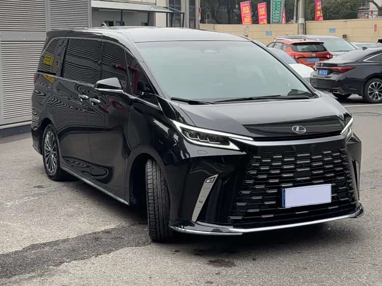 燃油MPV天花板,雷克萨斯LM 500h