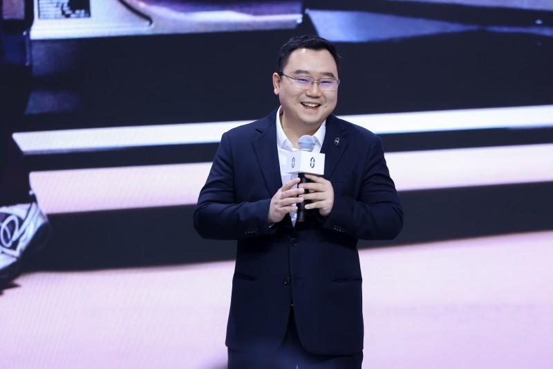 问界M6首批车主交付