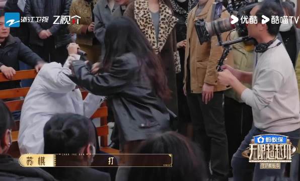 朱孝天节目再遭苏棋暴打,复刻药神名场面引热议