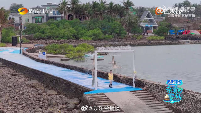 沈月手机运镜拍摄王鹤棣走秀效果专业