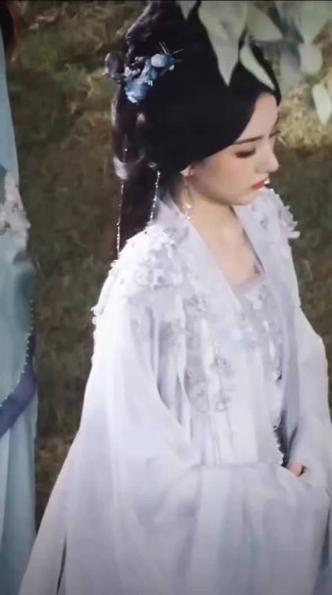 宋祖儿新剧《淬火年代》饰演崔冰冰