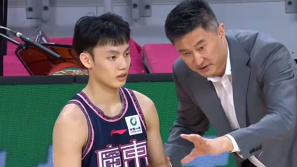 从替补到当家核心!徐杰把马尚、水哥、阿联的优点全“偷”会了