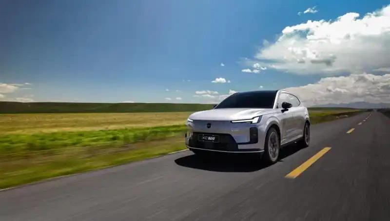 沃尔沃XC70实测1585公里,用一箱油实现精准“超车”