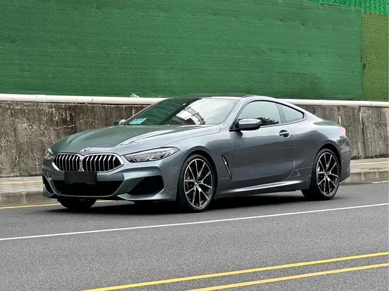 2021款宝马8系二手车,经典豪华优雅灵动,心动价56.8万