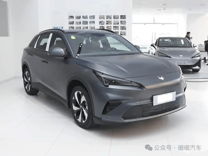 10.98万起售!2026款极狐阿尔法T5双动力登场,大空间高智能成亮点