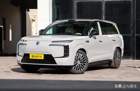 新车腾势N8L尊荣版售29.98万/3.9秒破百/纯电续航230km