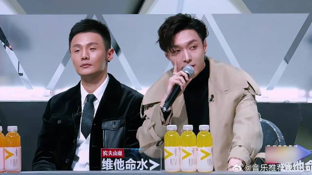 太会玩！张艺兴公布蔡徐坤初舞台评级，把坤坤弄得提心吊胆