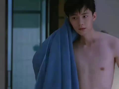 周迅黄磊新剧探讨亲子界限，儿子用妈妈卫生间引热议