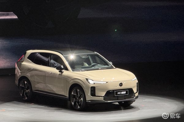 沃尔沃XC70为避免用户因长时间脱手使用驾驶辅助功能而带来的行车