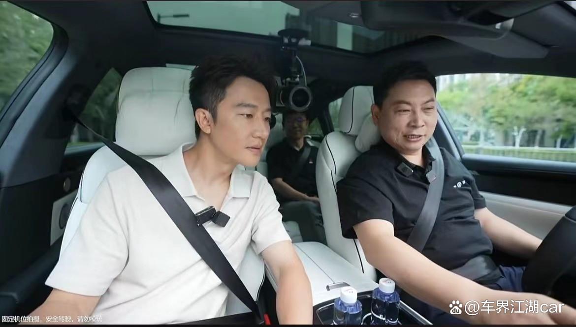 余承东携手黄轩开启直播,享界 S9智驾表现震惊业界