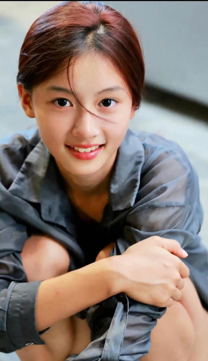 神似张柏芝走红,15岁素人女孩“七七”进剧组拍戏