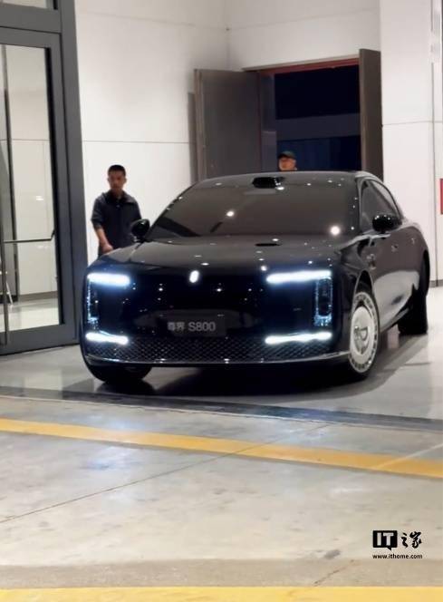 预计售价 100~150 万元 ,鸿蒙智行尊界 S800 动态视频曝光