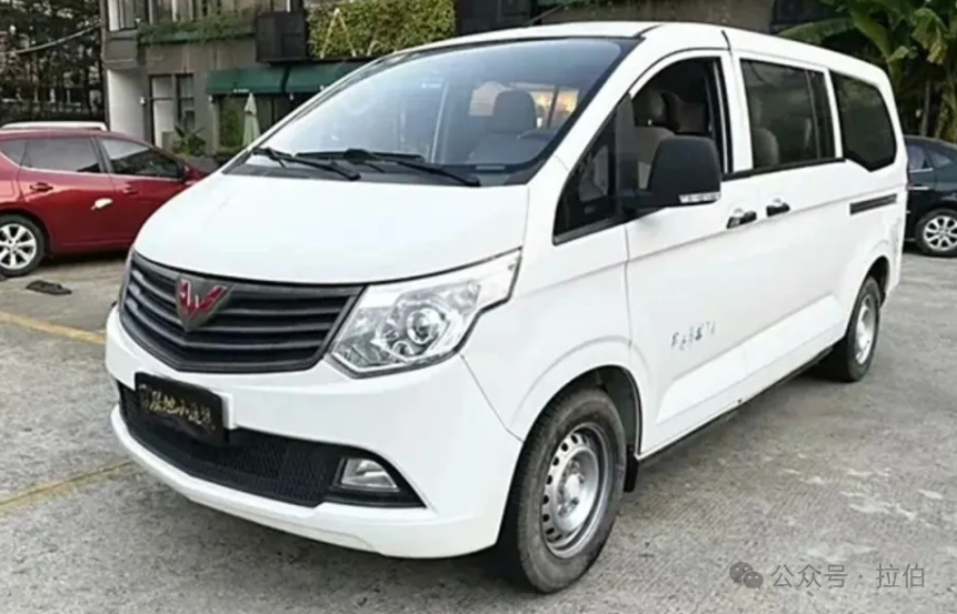 2w出头!5米巨长空间露营车,1.8L超省油排量!2018老款五菱征程:能睡能跑能装,还真不挑人!