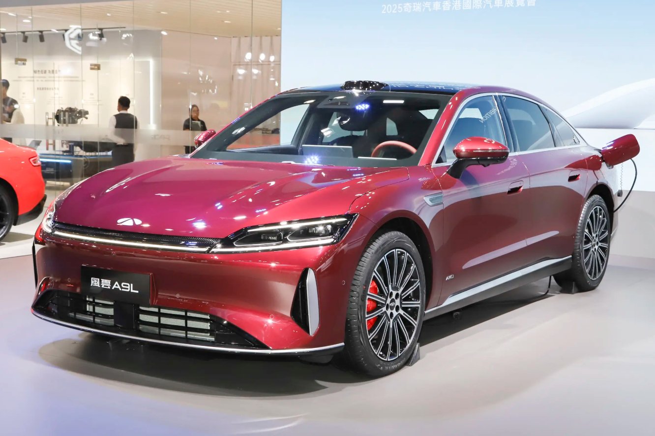 奇瑞风云A9L双箭齐发,猎鹰700版与光辉版豪华登场
