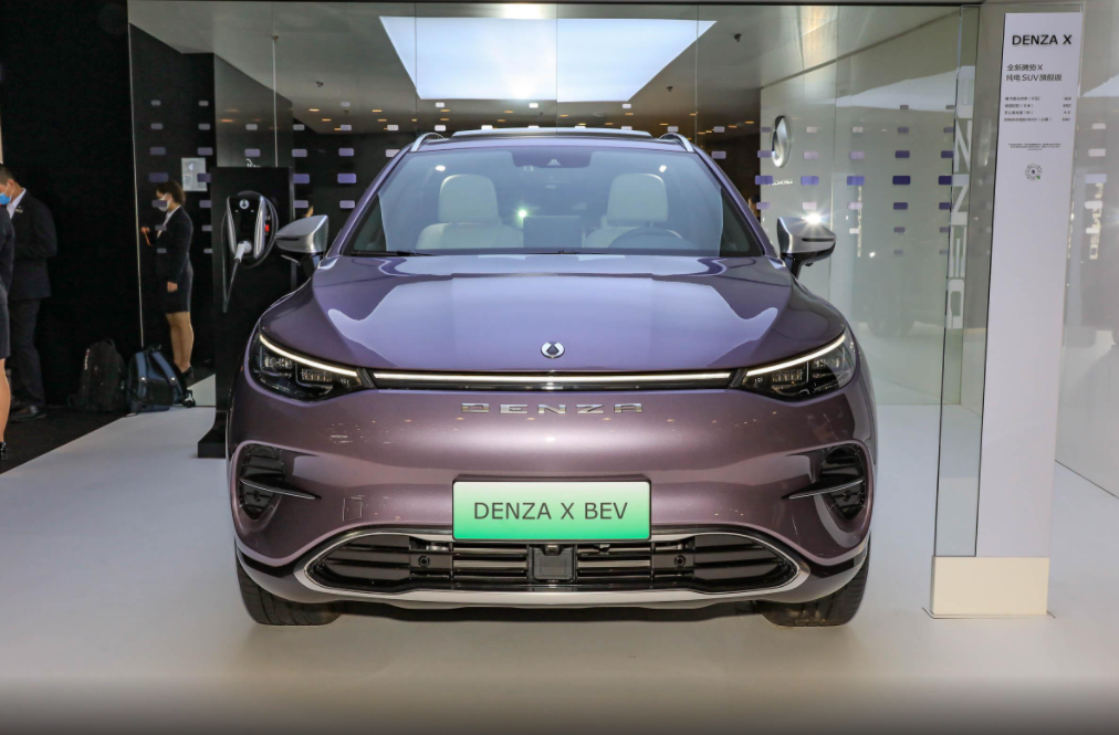 30万元落地的“奔驰”中型SUV,标配L2驾驶辅助,腾势X BEV如何?