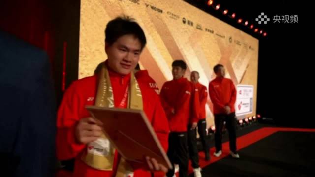 恭喜梁伟铿夺冠