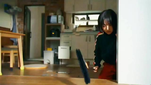 高智商女孩利用镜子，反鲨千米之外的狙击手