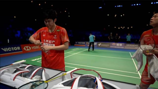 何济霆/任翔宇 21-13 伊劳埃/里奥 第一局局歇+热身场